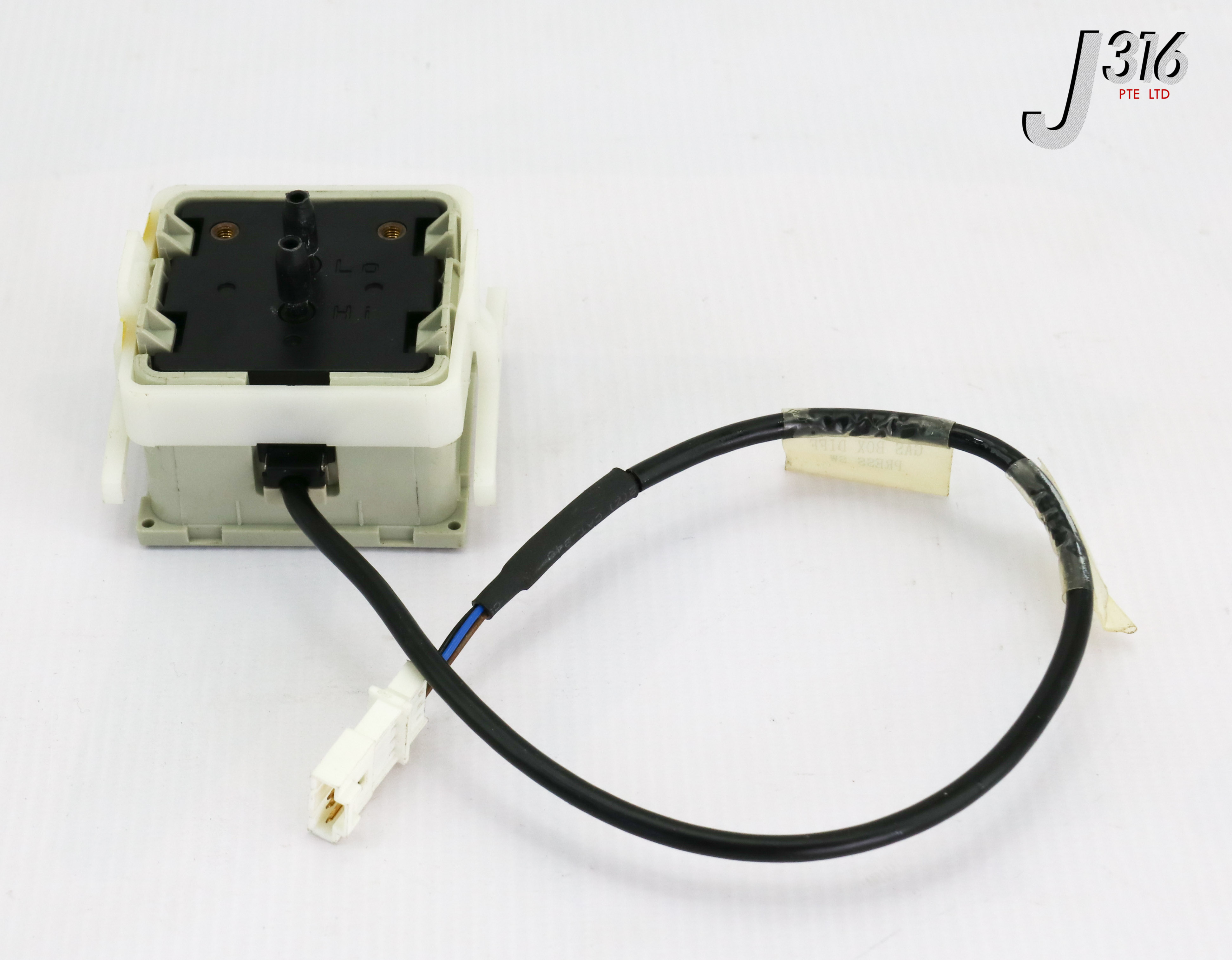 テーブル 17732 SUNX PRESSURE SWITCH DP-M2 | eBay